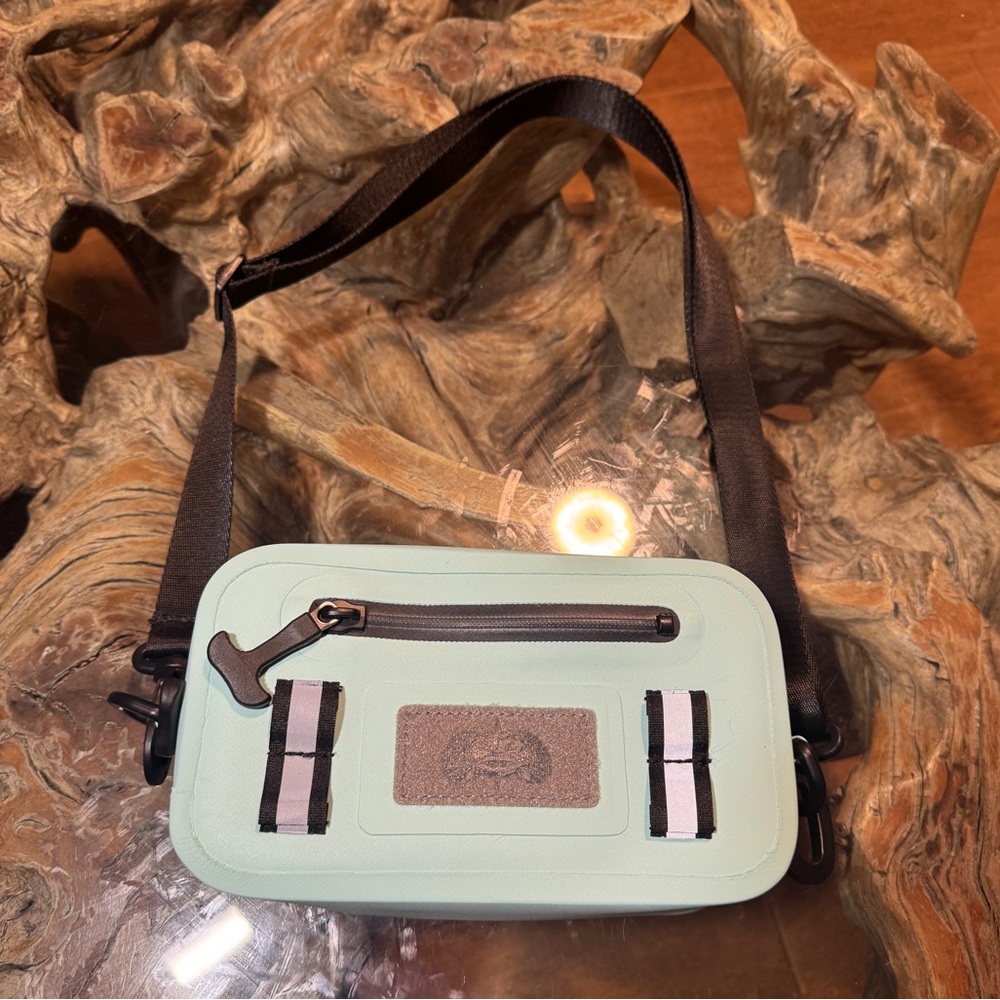 TOADFISH WATERPROOF SLING Fanny Pack